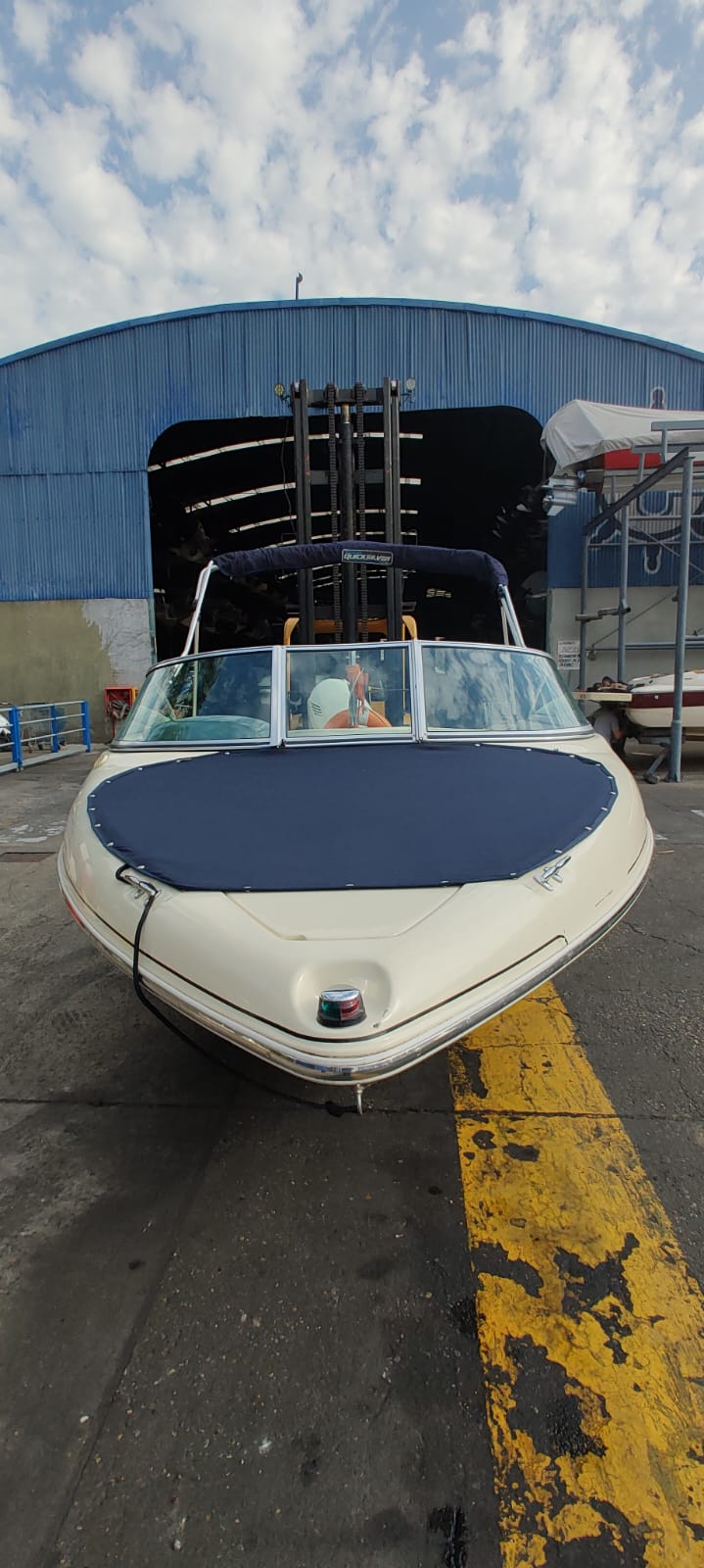 Quiksilver 1800 2011 Evinrude etec 150